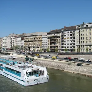 Central Danube Апартаменты